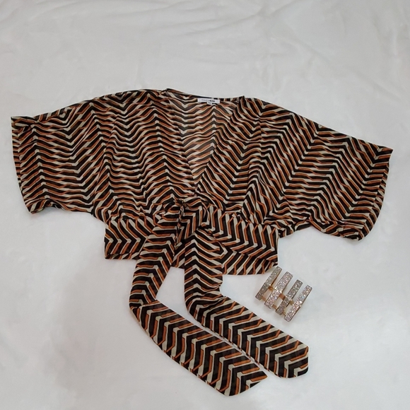 Fashion Nova Tops - Host Pick!! Crop Top Tie Front